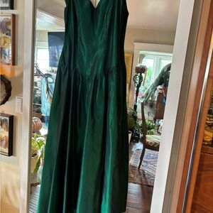 Vintage Elegant iridescent Green Evening Dress